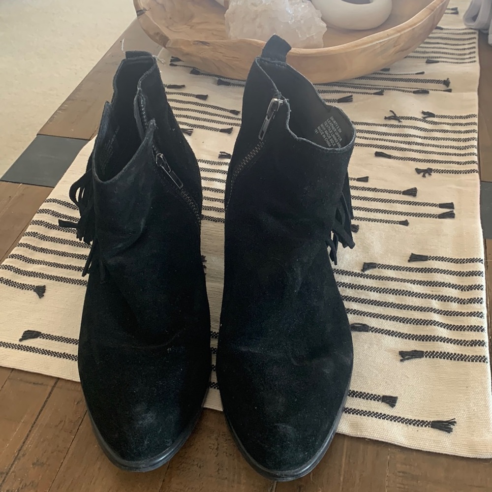 Steve Madden Black fringe booties, size 8.5 GUC